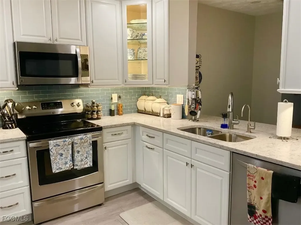 3708 SE 12th Avenue Cape Coral FL 33904