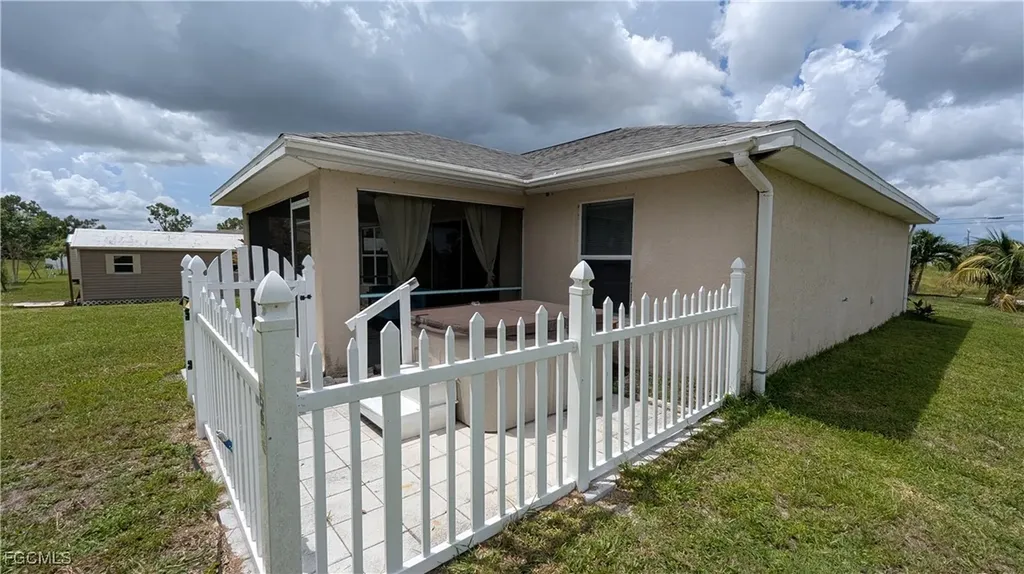 4005 NE 17th Avenue Cape Coral FL 33909