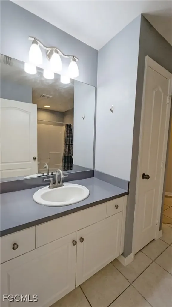 4005 NE 17th Avenue Cape Coral FL 33909