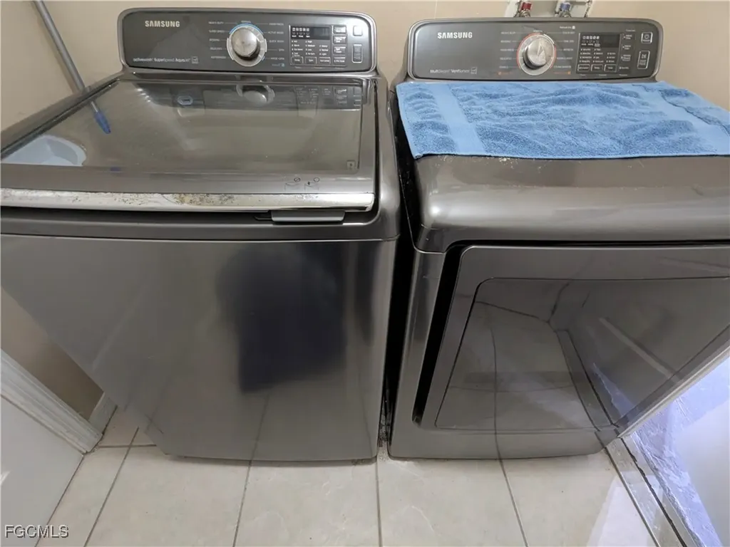 4005 NE 17th Avenue Cape Coral FL 33909