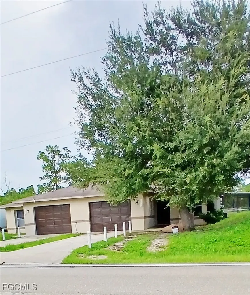 1216-1218 W 12th Street Lehigh Acres FL 33972