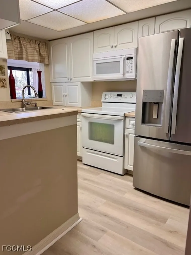 5905 Trailwinds Drive Fort Myers FL 33907