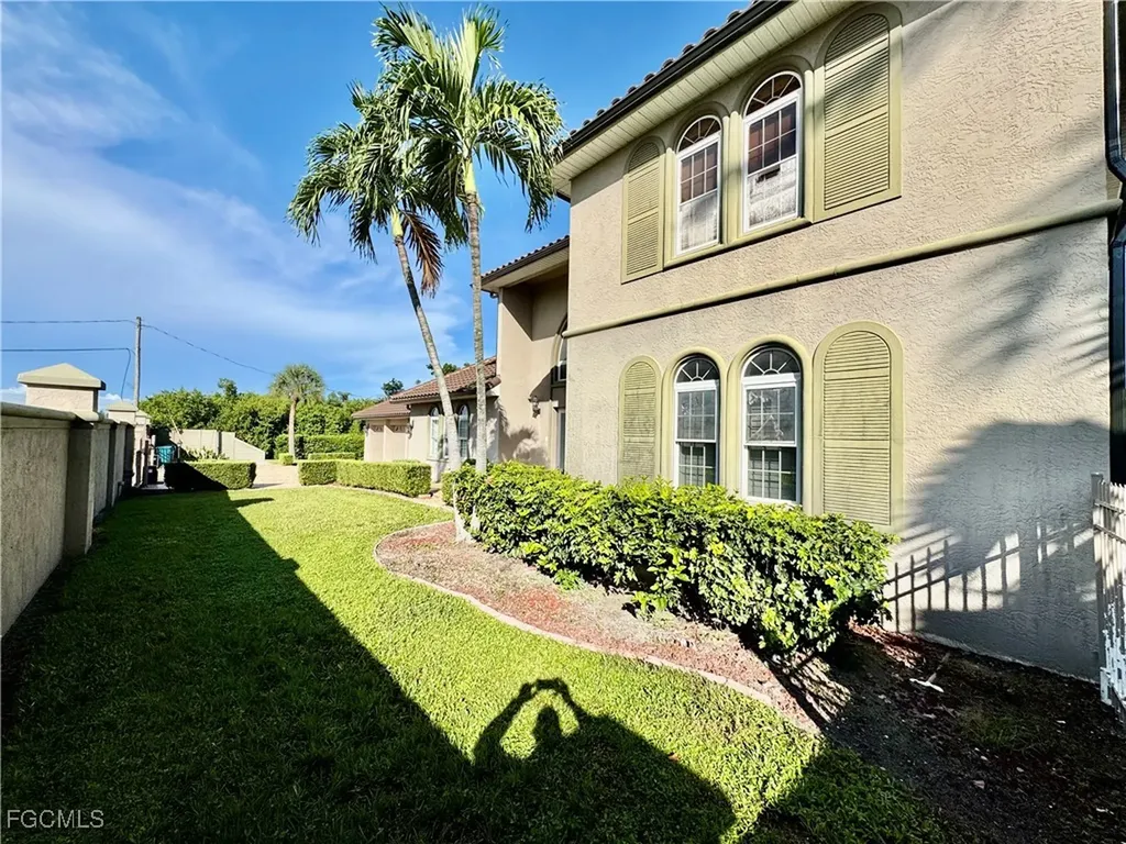 14370 Mcgregor Boulevard Fort Myers FL 33919