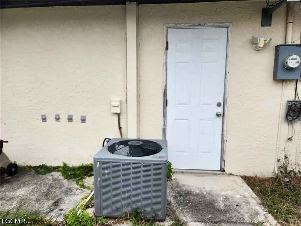 122 SW 21st Street Cape Coral FL 33991