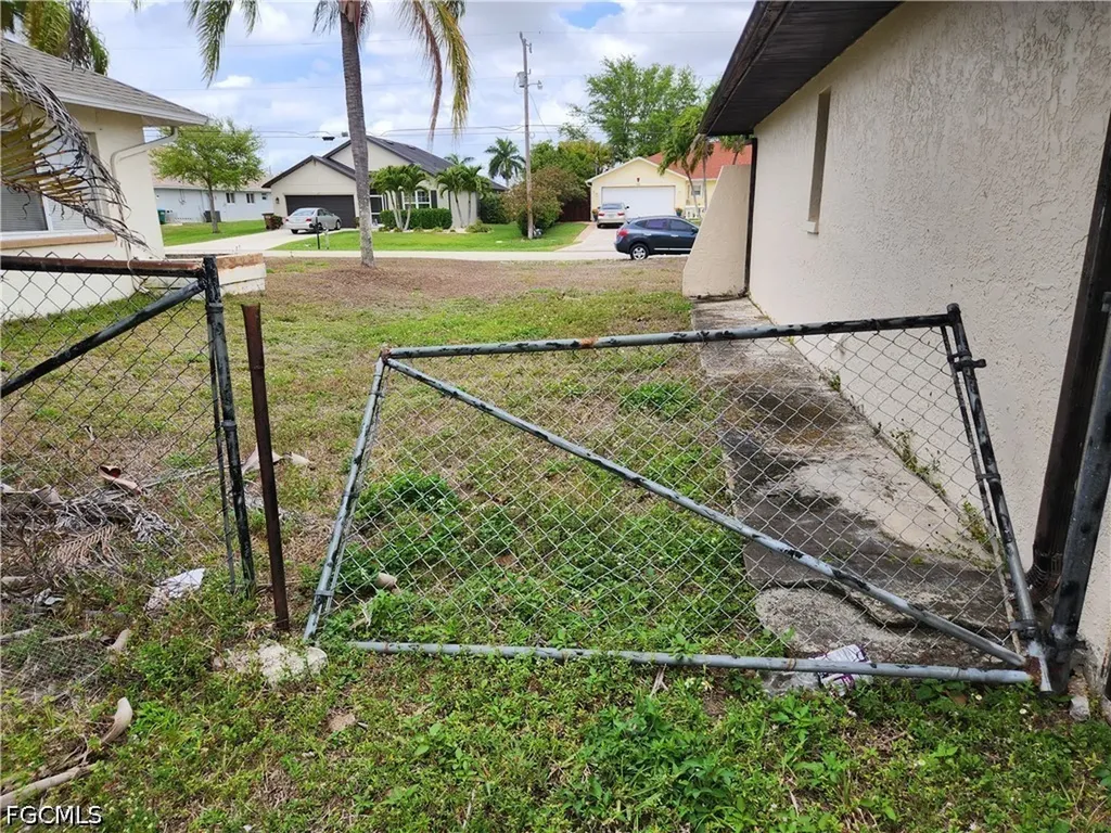 122 SW 21st Street Cape Coral FL 33991