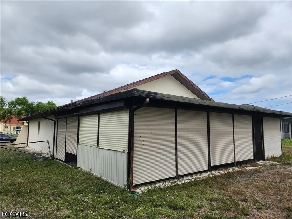 122 SW 21st Street Cape Coral FL 33991