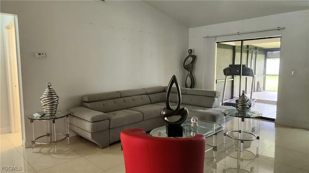 122 SW 21st Street Cape Coral FL 33991