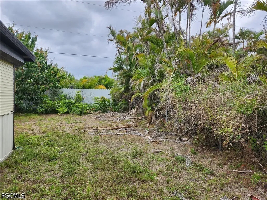 122 SW 21st Street Cape Coral FL 33991