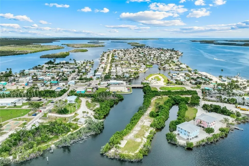 4547 Pine Island Road NW Matlacha FL 33993
