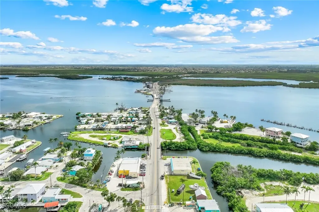 4547 Pine Island Road NW Matlacha FL 33993