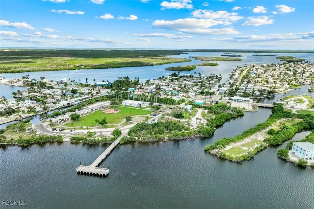 4547 Pine Island Road NW Matlacha FL 33993