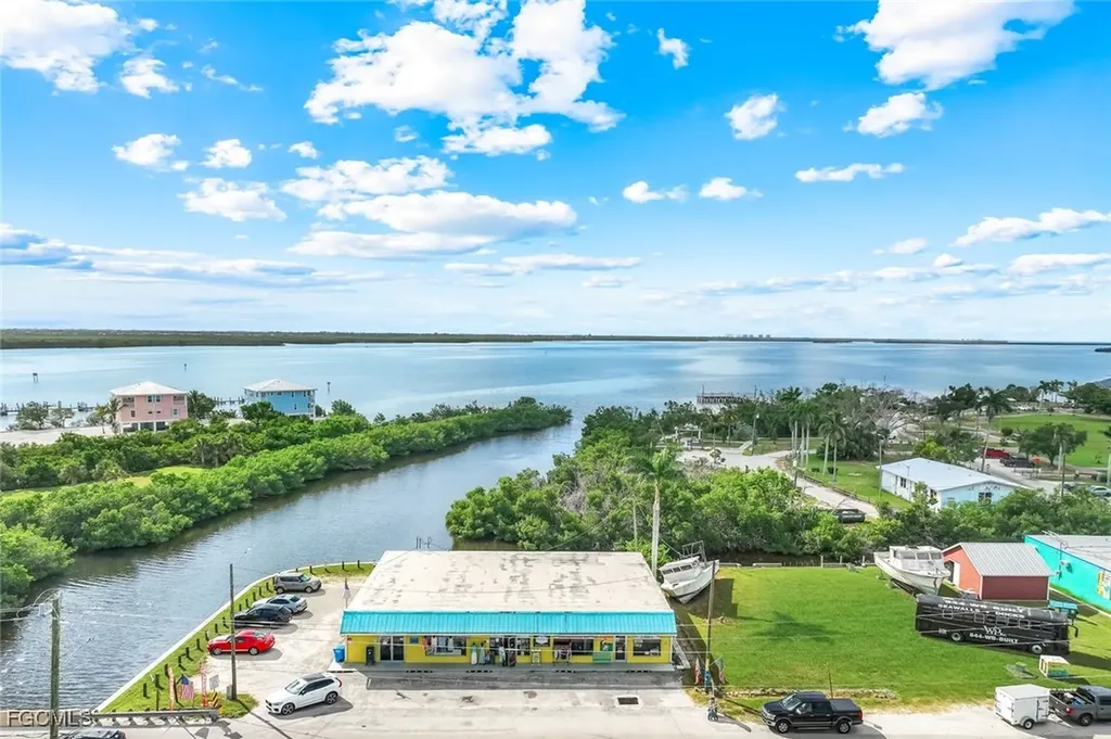 4547 Pine Island Road NW Matlacha FL 33993
