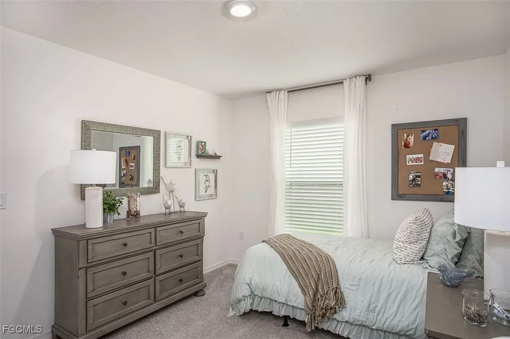 2030 NE 2nd Avenue Cape Coral FL 33909