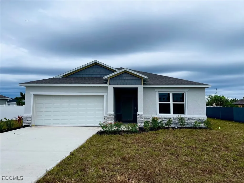 215 NW 4th Avenue Cape Coral FL 33993