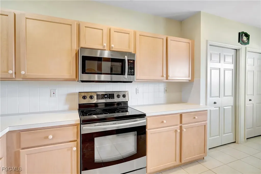 9180 Southmont Cove Fort Myers FL 33908