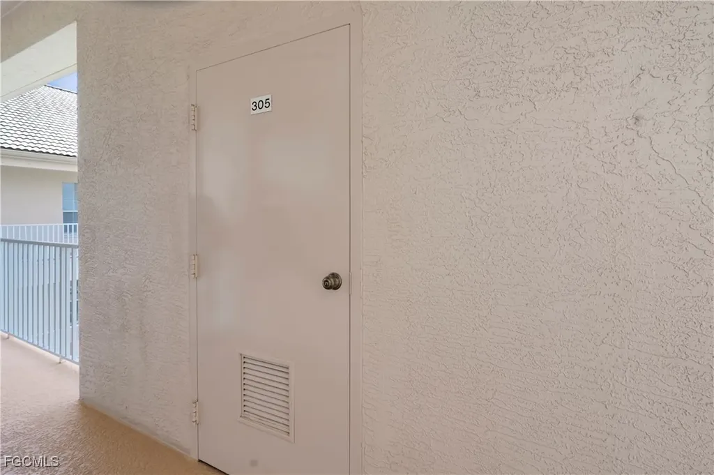 9180 Southmont Cove Fort Myers FL 33908