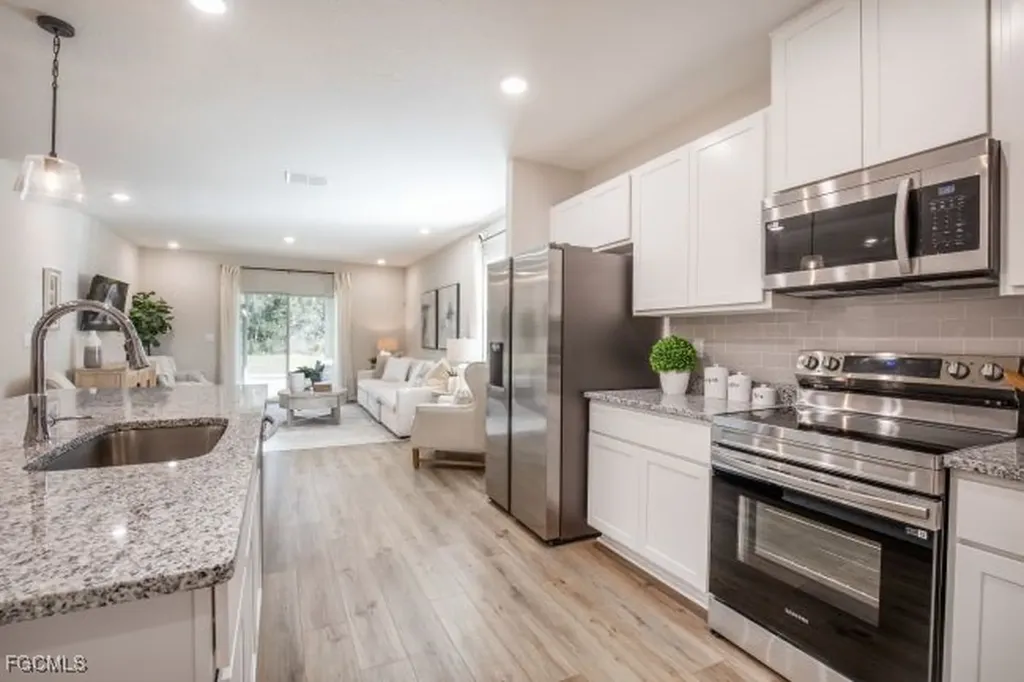 1423 SW 17th Avenue Cape Coral FL 33991