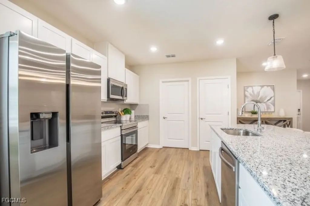 1423 SW 17th Avenue Cape Coral FL 33991