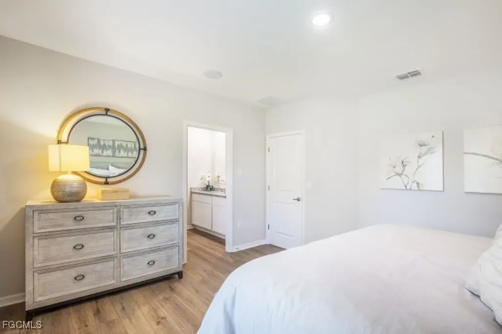 1423 SW 17th Avenue Cape Coral FL 33991