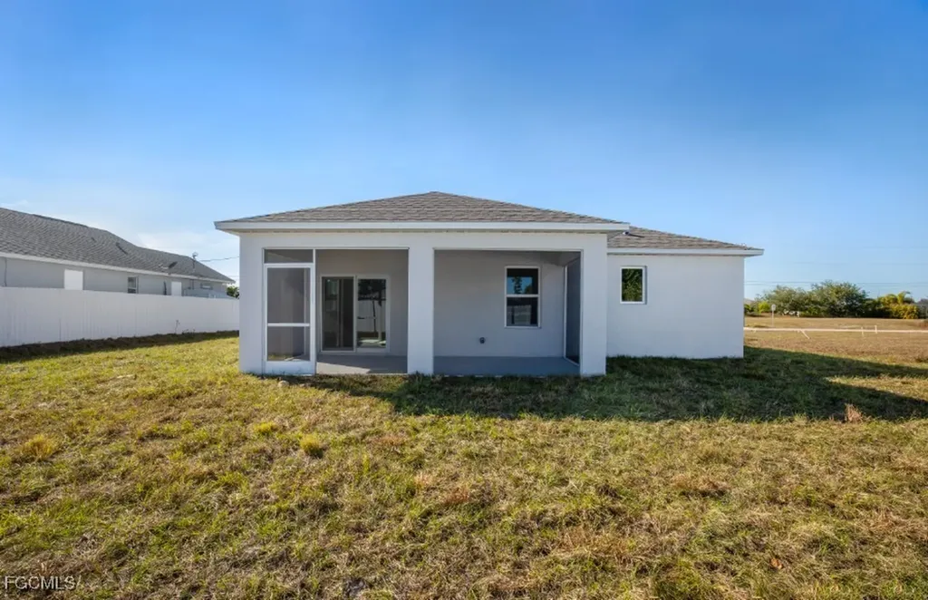 1423 SW 17th Avenue Cape Coral FL 33991