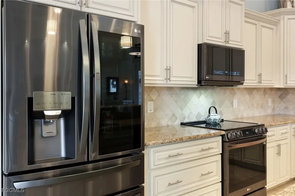 4407 SW 19th Avenue Cape Coral FL 33914