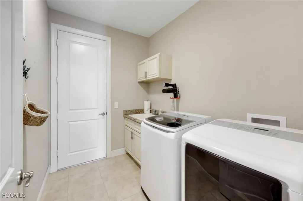 4407 SW 19th Avenue Cape Coral FL 33914