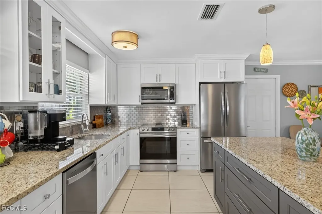 138 SE 40th Street Cape Coral FL 33904