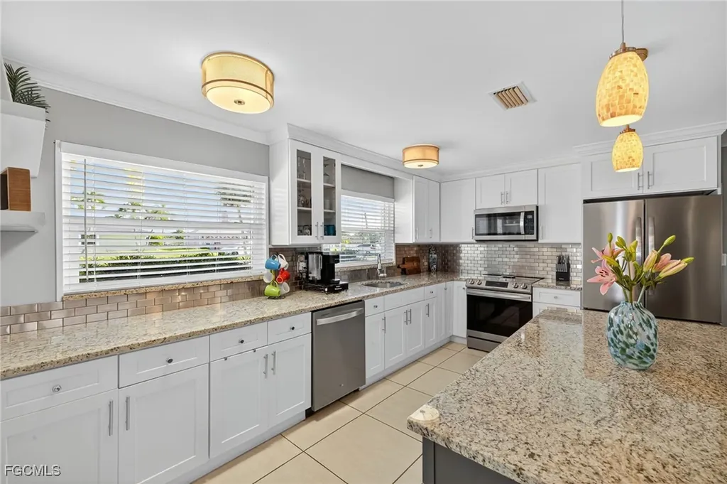 138 SE 40th Street Cape Coral FL 33904