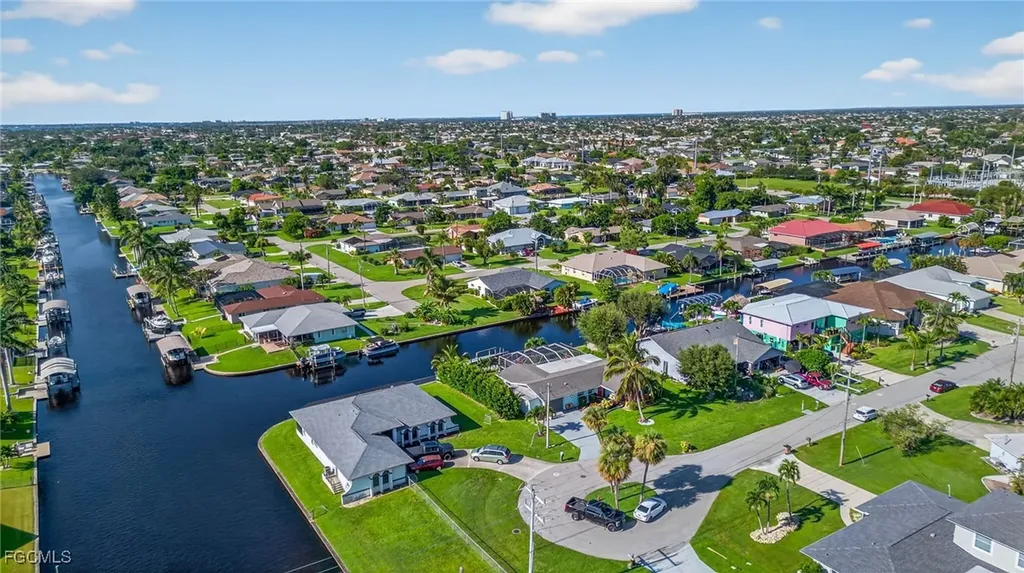 138 SE 40th Street Cape Coral FL 33904