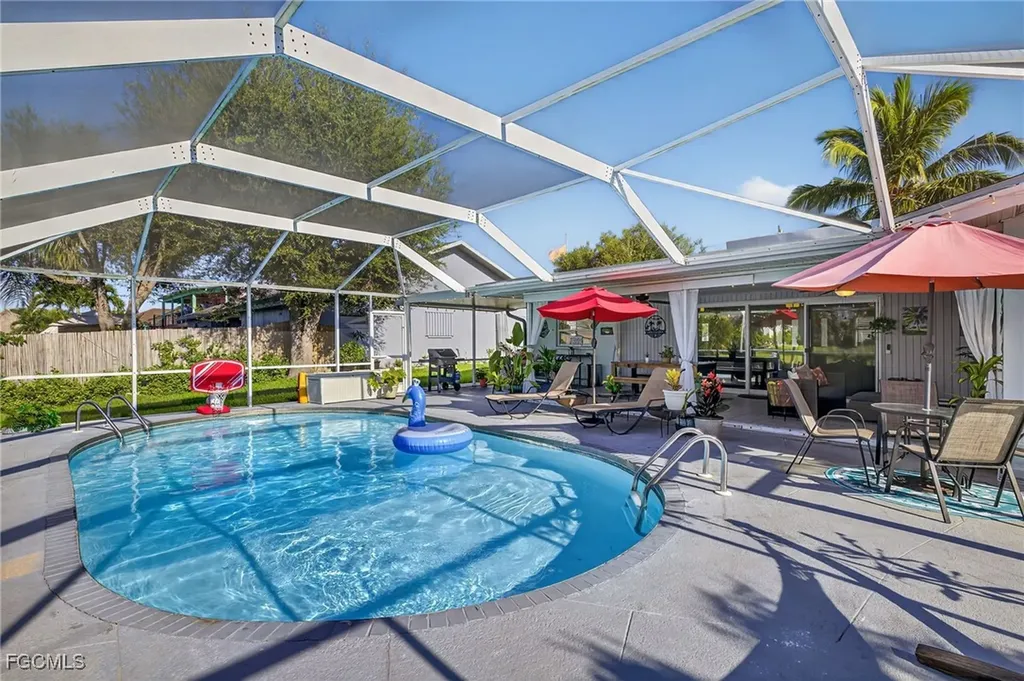 138 SE 40th Street Cape Coral FL 33904