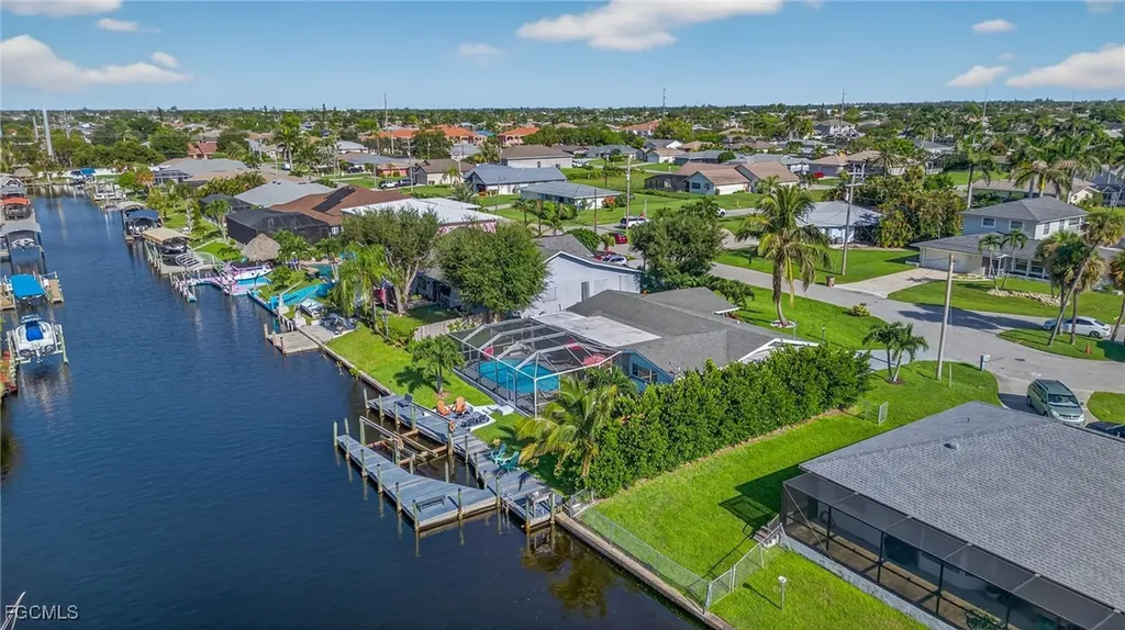 138 SE 40th Street Cape Coral FL 33904