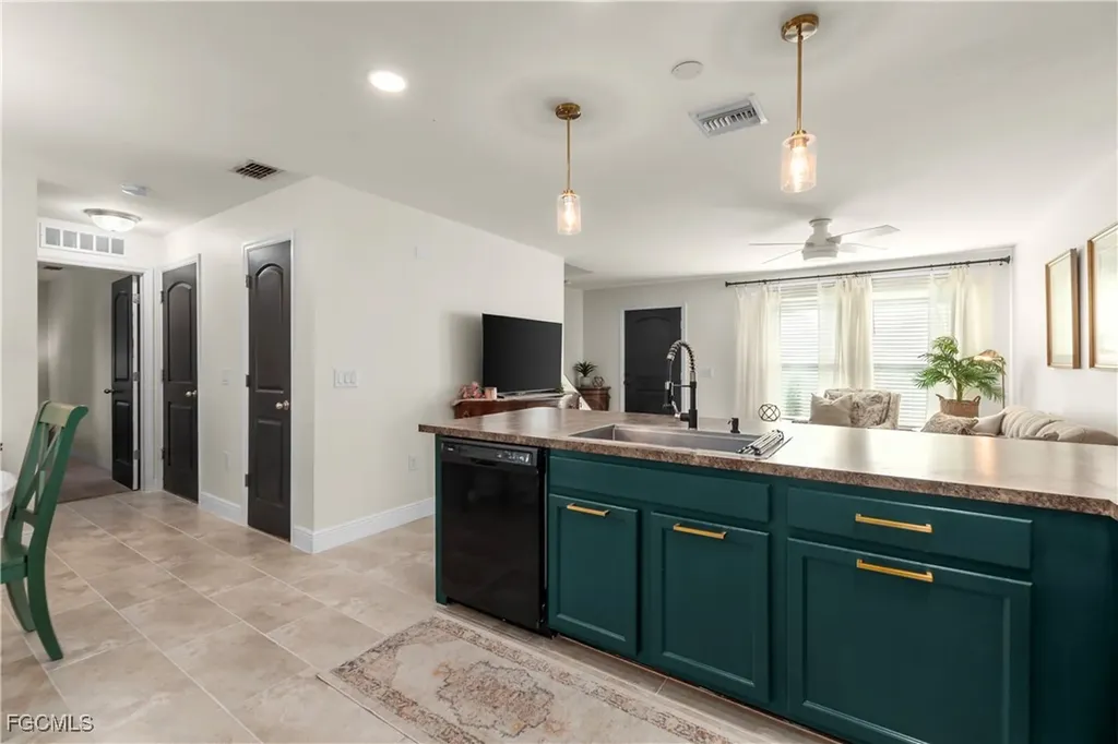 6139 Hershey Avenue Fort Myers FL 33905