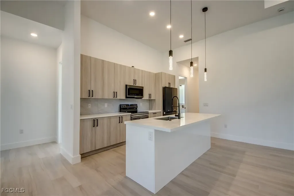 1531 NW 40th Place Cape Coral FL 33993