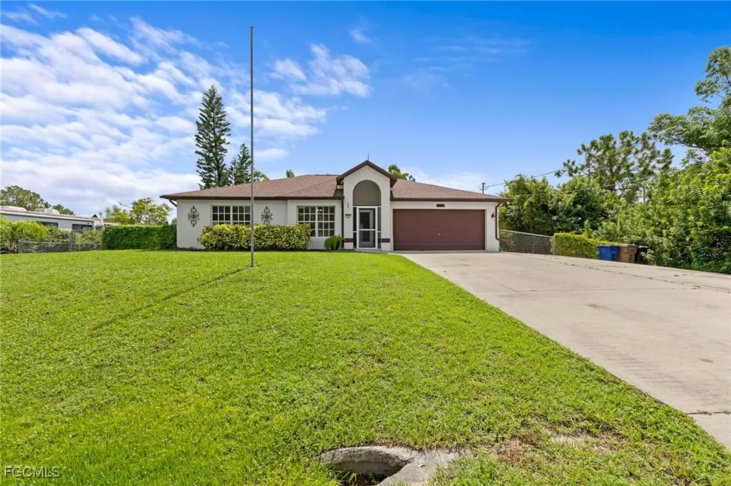 816 Agnes Avenue Lehigh Acres FL 33971