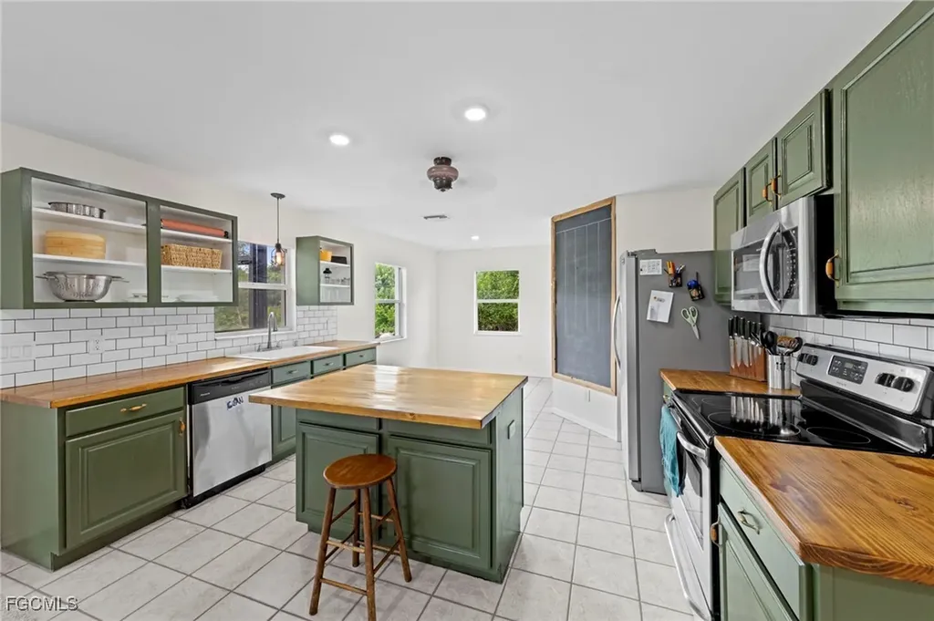 816 Agnes Avenue Lehigh Acres FL 33971