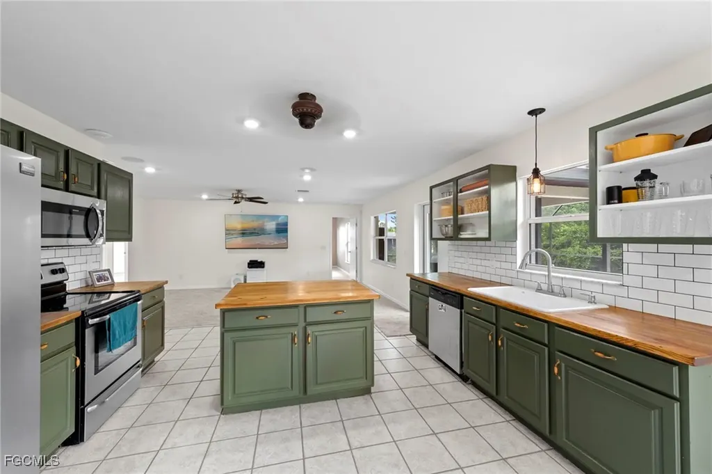 816 Agnes Avenue Lehigh Acres FL 33971