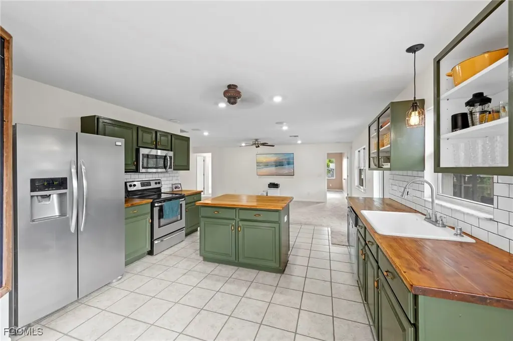 816 Agnes Avenue Lehigh Acres FL 33971