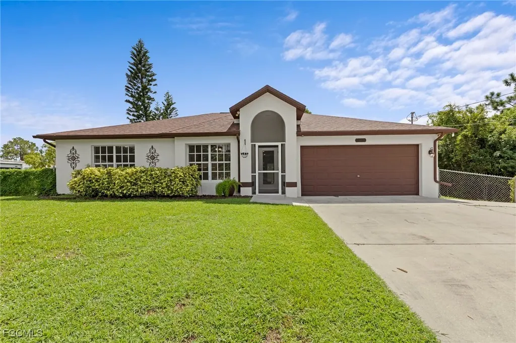 816 Agnes Avenue Lehigh Acres FL 33971