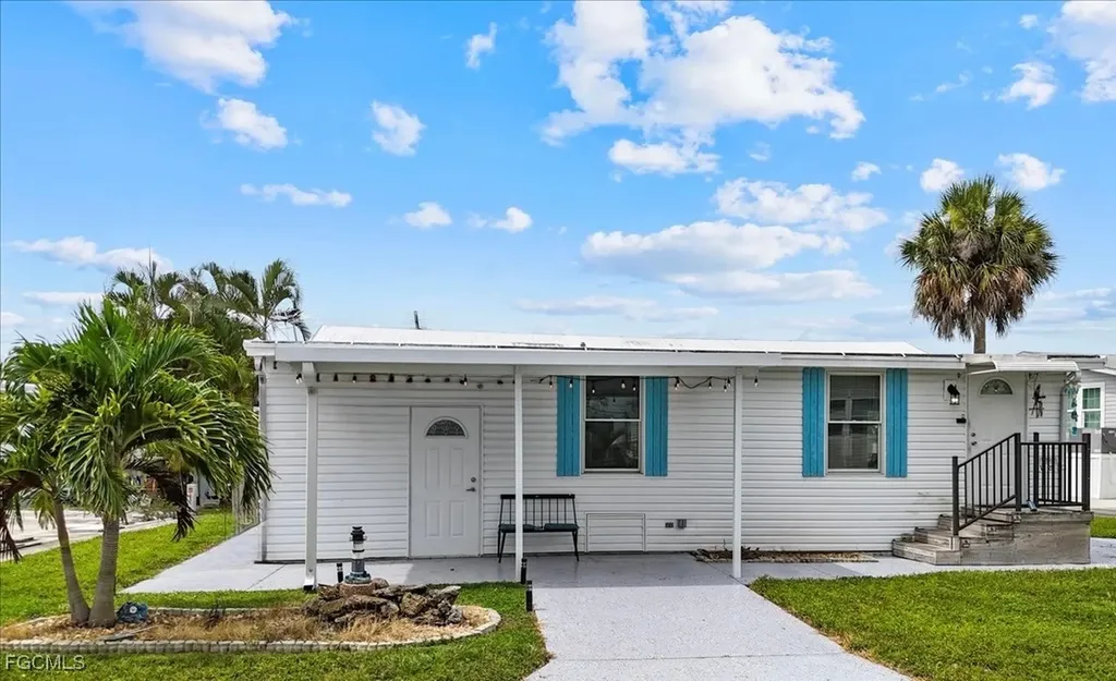 5773 Pink Panther Drive Fort Myers FL 33908