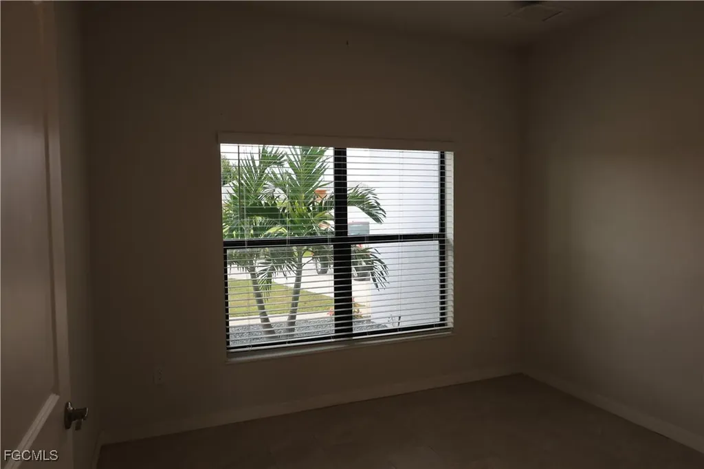 703 SW 26th Terrace Cape Coral FL 33914