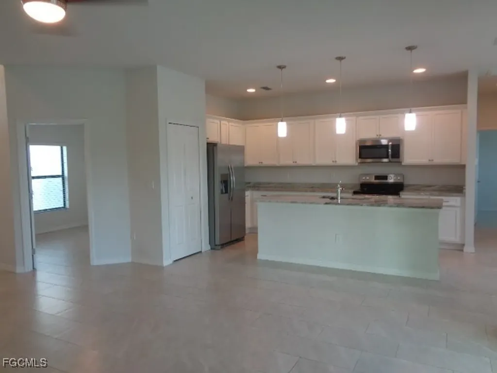 703 SW 26th Terrace Cape Coral FL 33914
