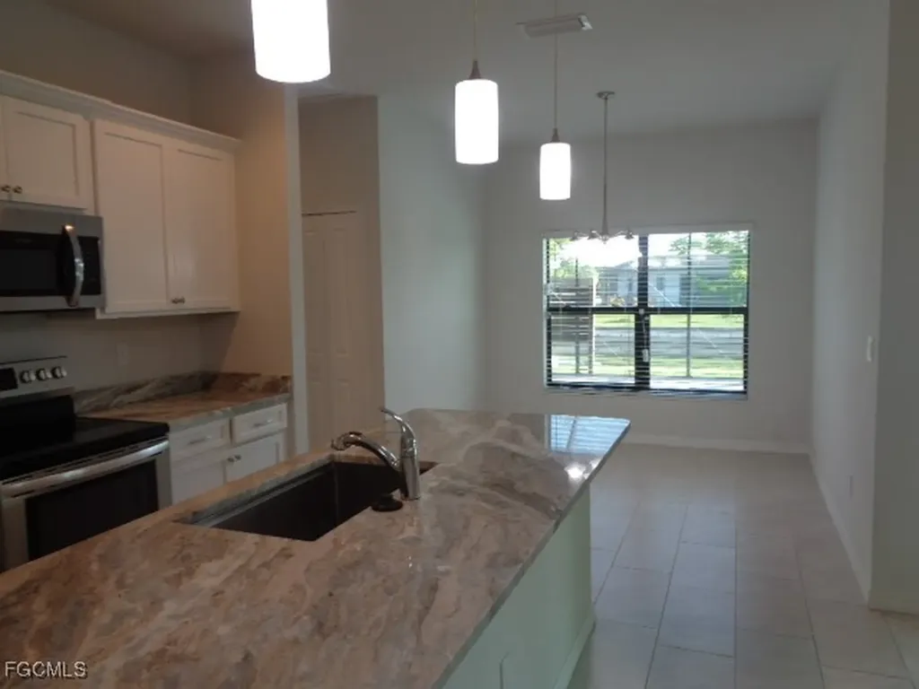 703 SW 26th Terrace Cape Coral FL 33914