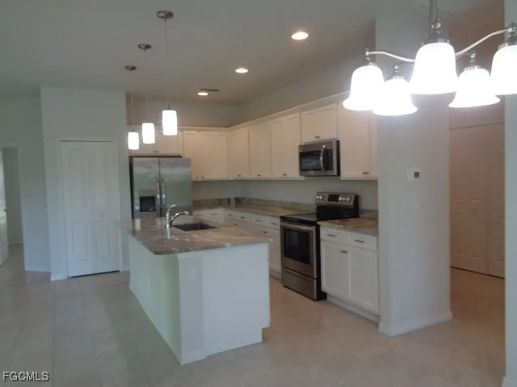 703 SW 26th Terrace Cape Coral FL 33914