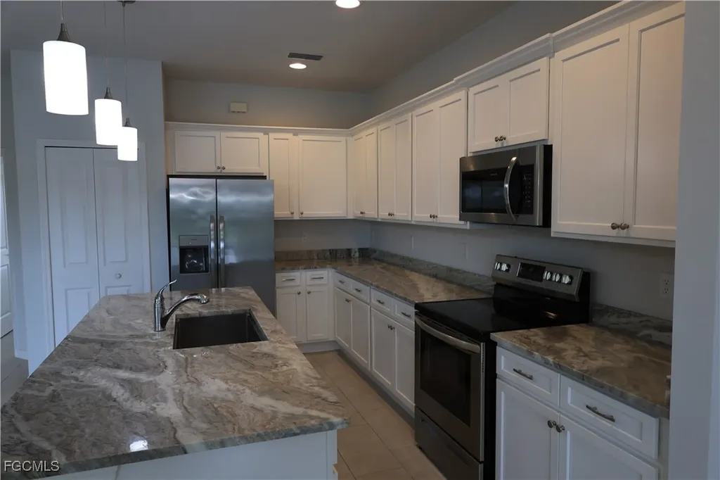 703 SW 26th Terrace Cape Coral FL 33914