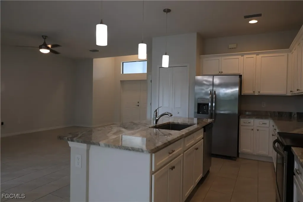 703 SW 26th Terrace Cape Coral FL 33914