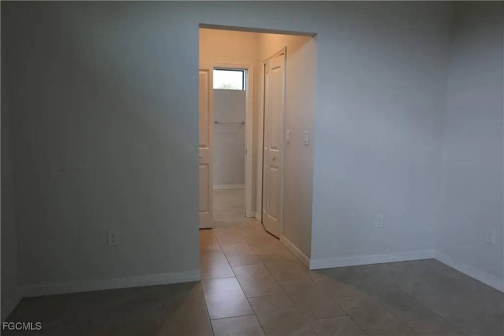 703 SW 26th Terrace Cape Coral FL 33914