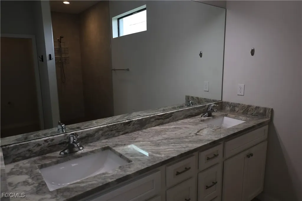 703 SW 26th Terrace Cape Coral FL 33914
