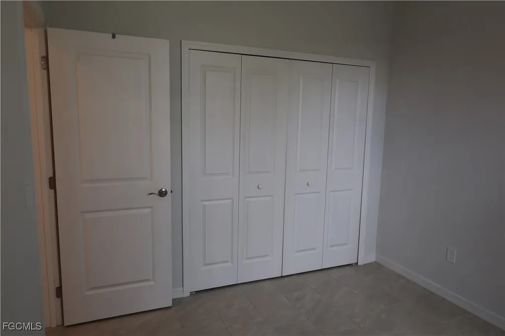 703 SW 26th Terrace Cape Coral FL 33914