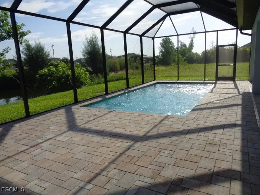 703 SW 26th Terrace Cape Coral FL 33914
