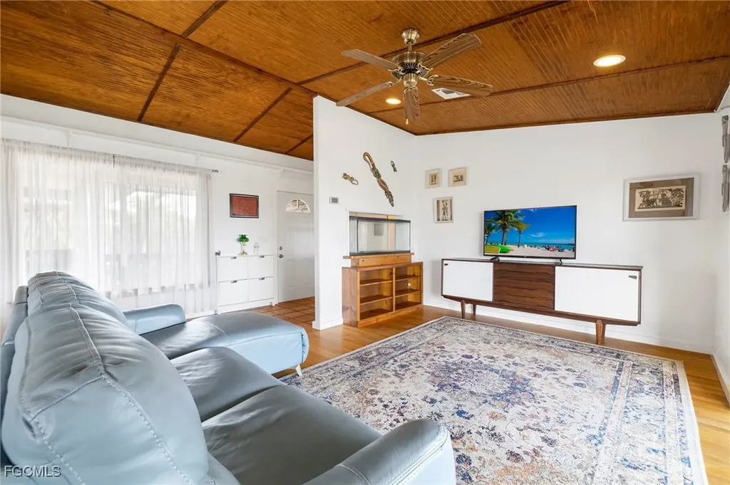 16600 Wisteria Drive Fort Myers FL 33908